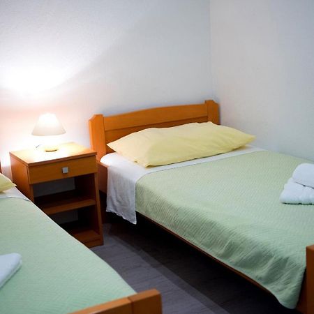 Apartments And Rooms Robi โปดสตรานา ภายนอก รูปภาพ