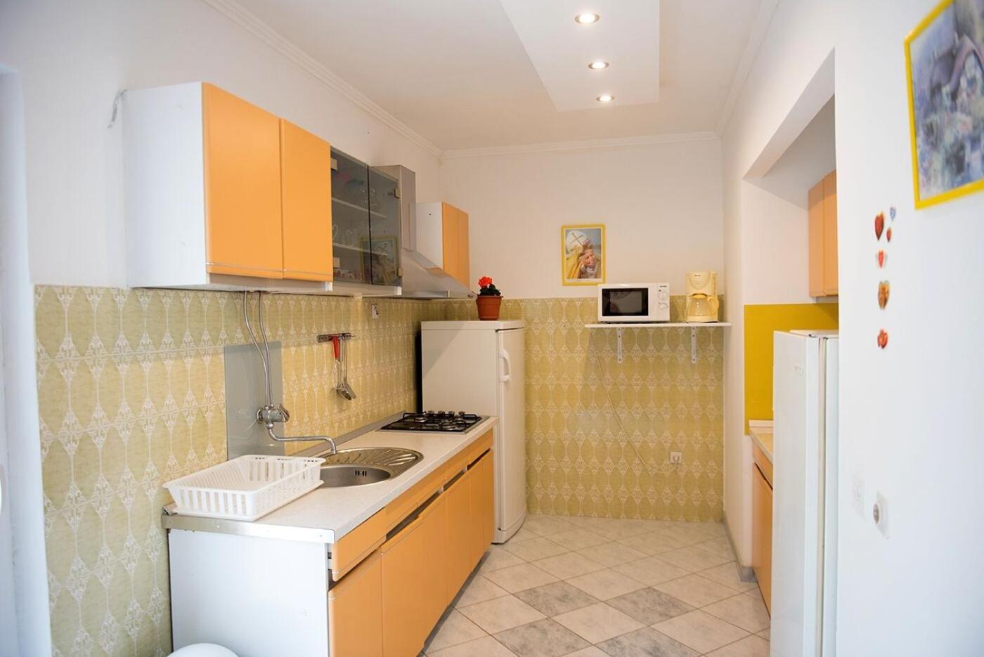 Apartments And Rooms Robi โปดสตรานา ภายนอก รูปภาพ